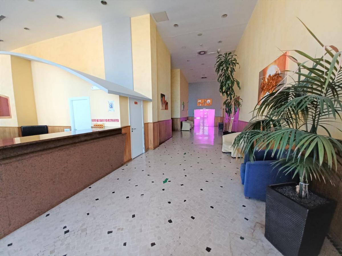 Oasis Beach Apartment 波尔蒂芒 外观 照片